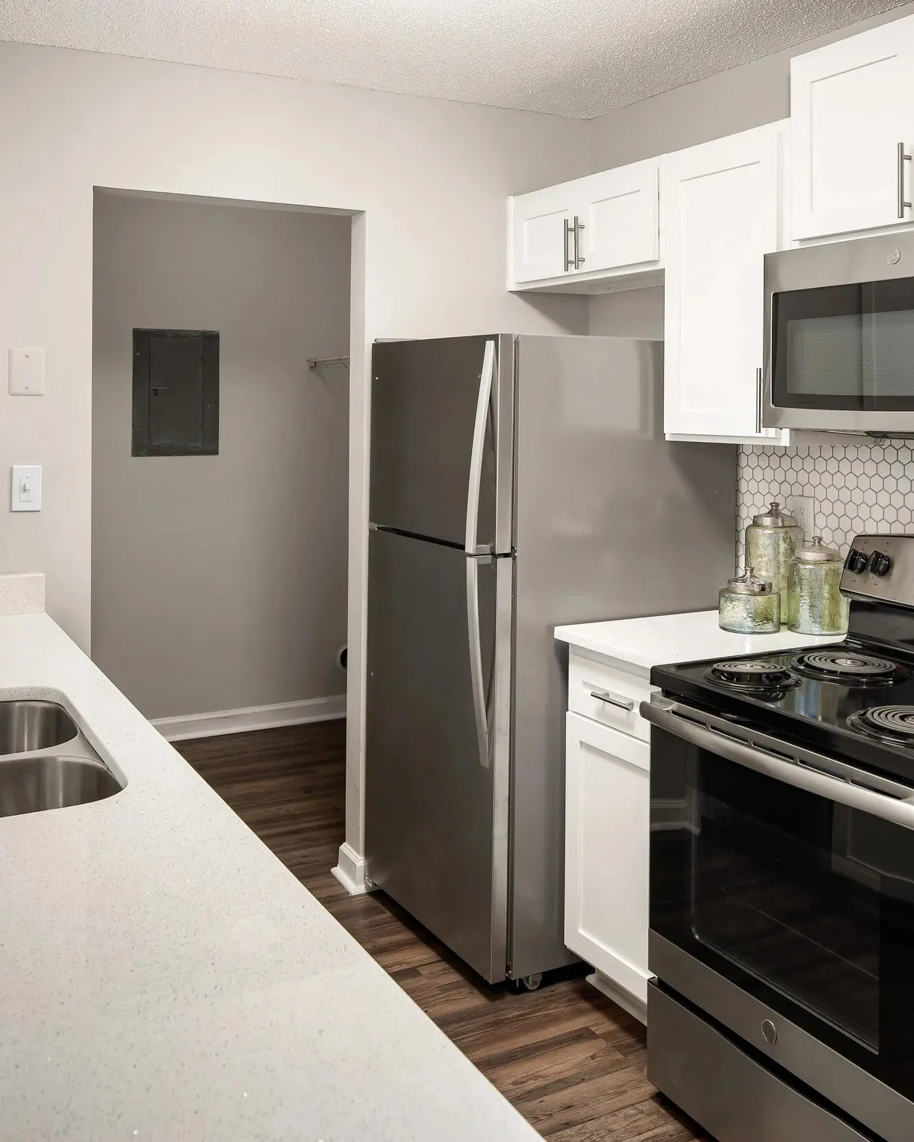 kitchenthe-mark-7120-apartments-marrow-ga-47-1-1