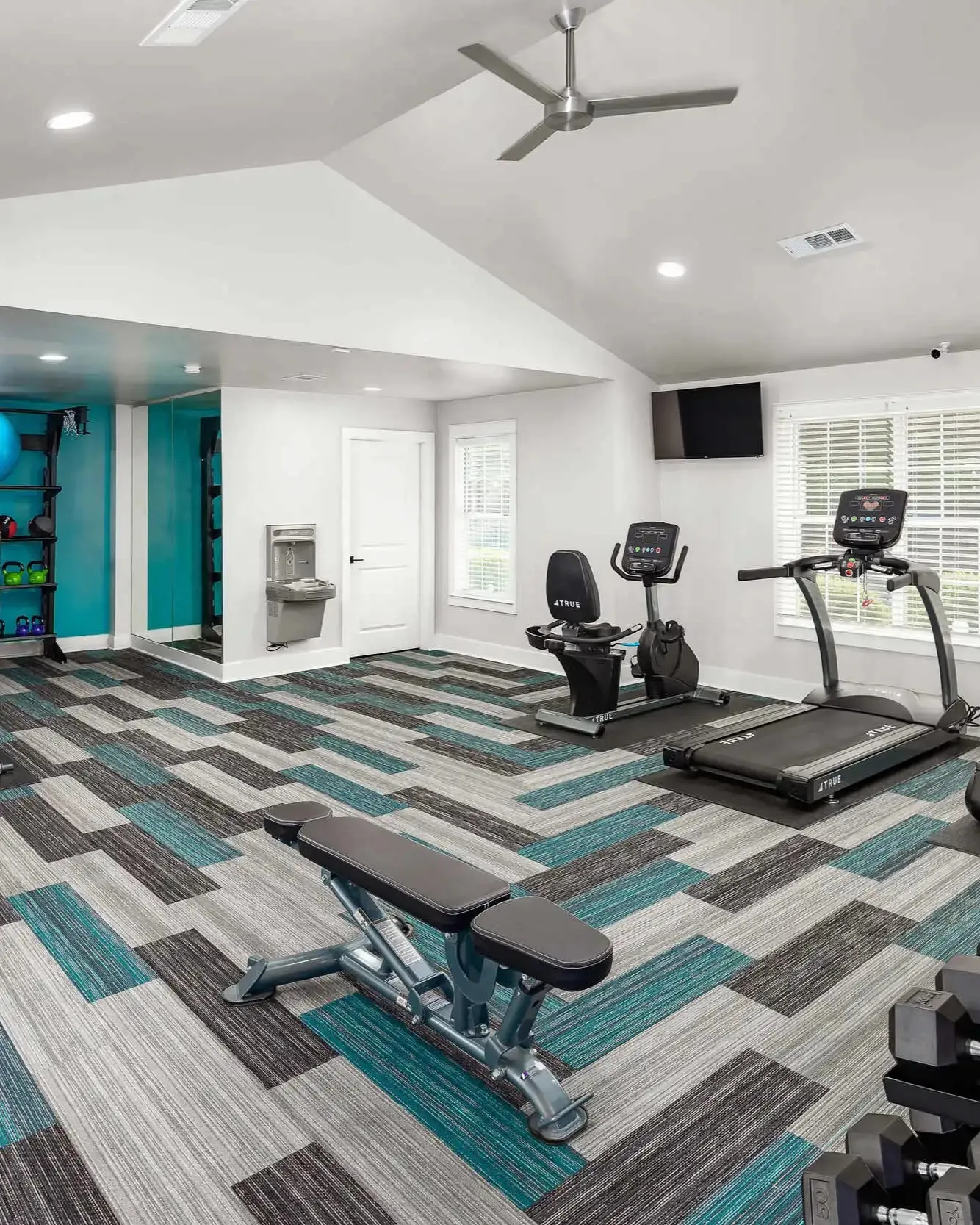 the-mark-7120-renivated like new apartments in morrow ga-gym-1